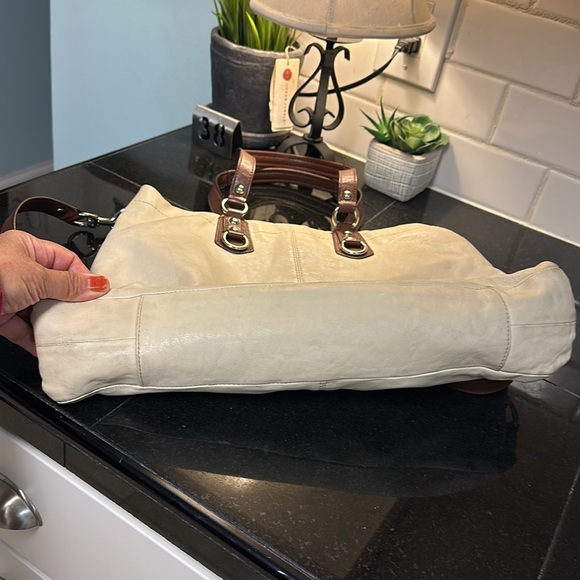 Coach leather bag! - Picture 16 of 16